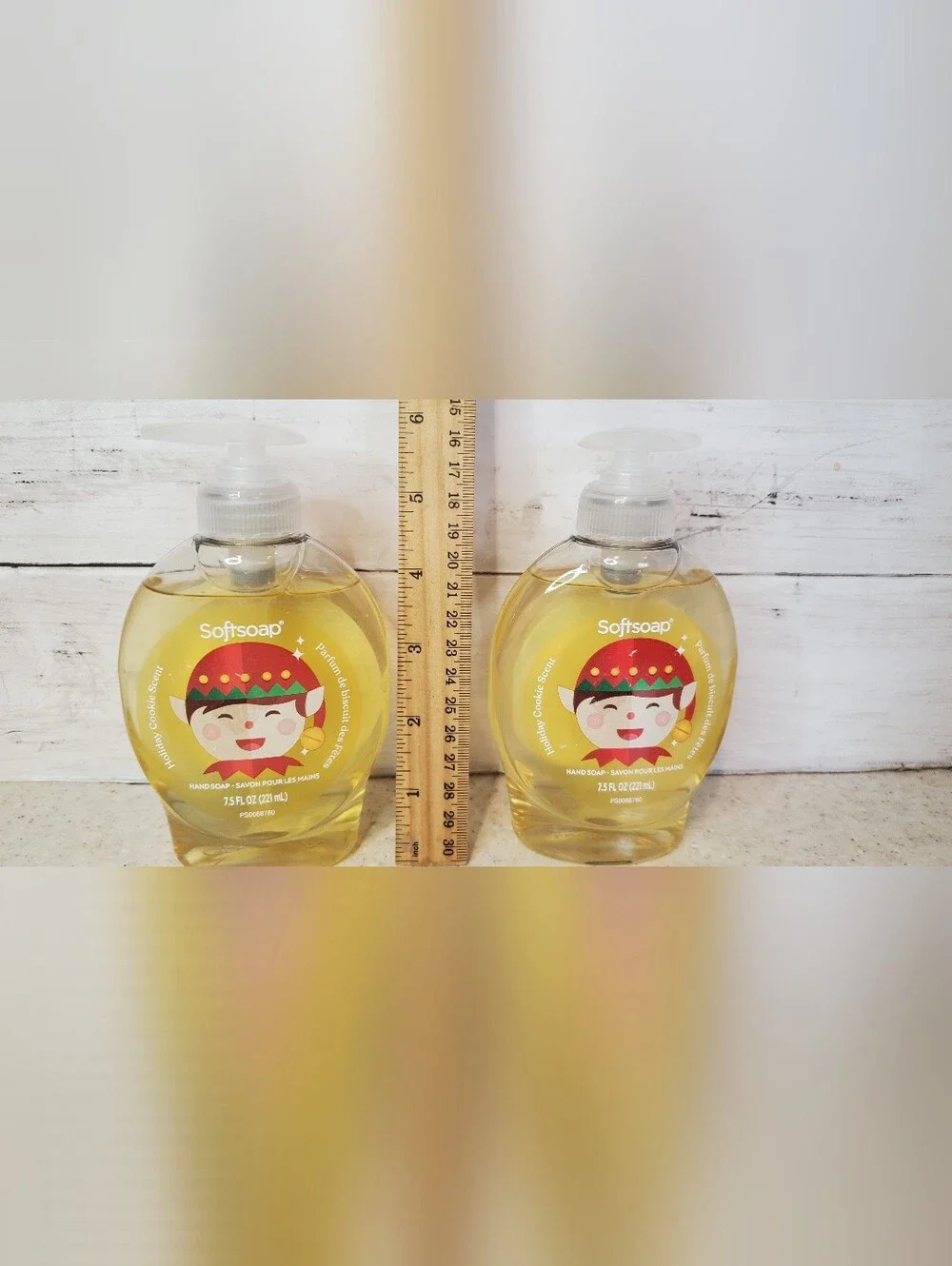 2 Softsoap Holiday Cookie Scent Hand Soap 7.5 oz Limited Edition Christmas Elf